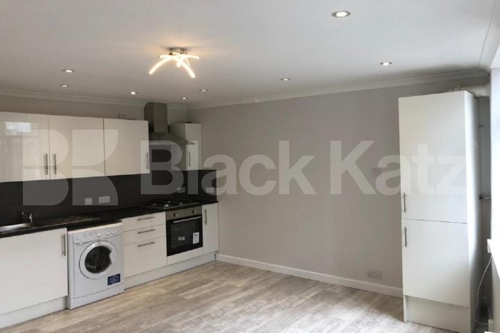 Superbly located modern period conversion  Borough High Street, Borough